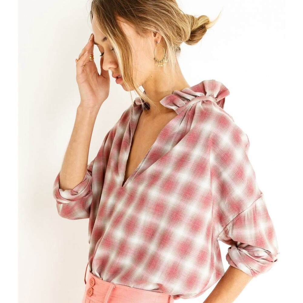 A Shirt Thing Long Sleeve V Neck Pullover Plaid Top Pink Womens Size Small